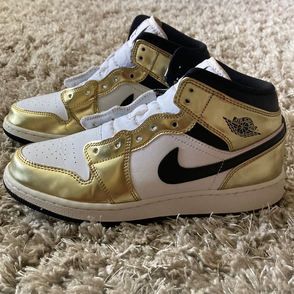 2020 Air Jordan 1 Mid SE